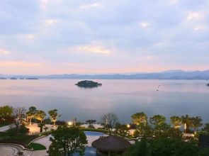 1000 Island Lake Greentown Resort Hotel