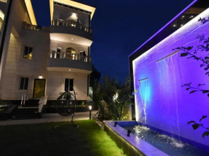 Golden White Hotel