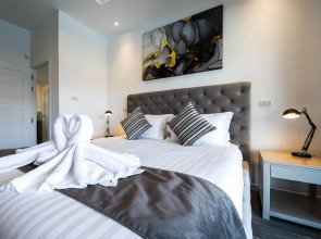 Modern 3 Bedroom Private Pool Villa -ML7