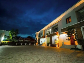 D'Stolz Villa and Hospitality