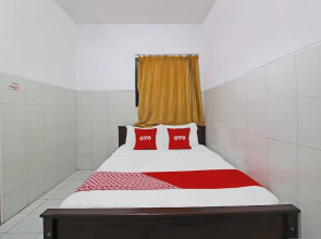 OYO 92533 Harjuna Guest House