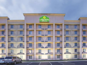 La Quinta Inn & Suites by Wyndham Indianapolis South