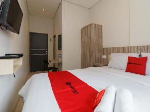 RedDoorz Syariah near RSUD Siti Fatimah Palembang