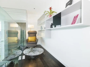 City Suite - Rooftop Spa - Balcony - Skyline View