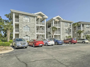 Condo w/ Pool Access & Central A/C - 2 Mi to Beach
