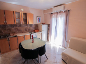 Apartments Mladen