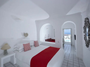 White Santorini Suites & Spa