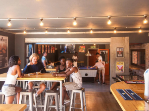 Never at Home Green Point - Hostel