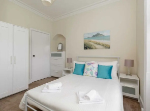 Spacious and Homely One Bedroom Flat in Edinburgh