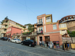 Falcon Apartments - Saperavi