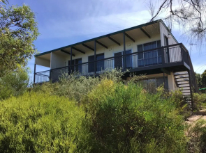Longbeach House