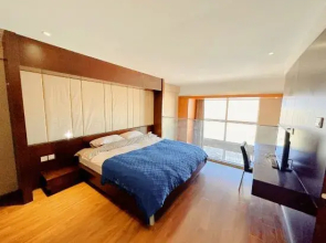 Xuezhongyu Loft International Apartment