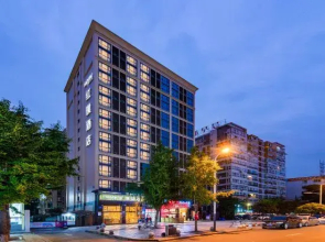 Home Plus Hotel (Chengdu Shuangliu International Airport)