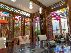 Shanfeng Garden Inn (Lijiang Ancient Town Mufu Branch)