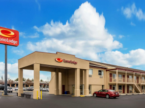Econo Lodge East