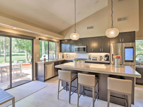 Luxury Remodeled Palm Desert Resort Condo!