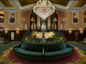 Amway Grand Plaza, Curio Collection by Hilton