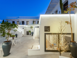 Central Boutique Hotel by Naoussa Hills - Adults Only