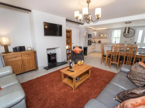 Bridge House Apartment 1