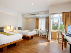 Отель Palmyra Patong Resort