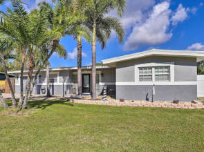 Modern Seminole Home w/ Patio, 3 Mi to Beach!