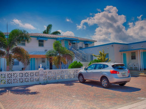 Hollywood Beachside Boutique Suites