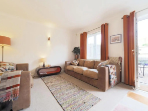 Sweyn House - Spacious 4 bedroom family home by the seaside