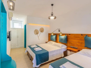 Avlu Butik Otel Palamutbükü