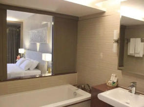 Royal Benja Hotel