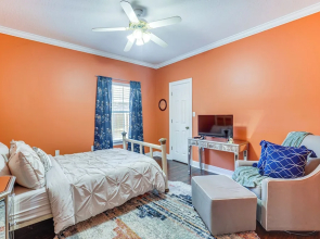 Spacious Long Beach Vacation Home w/ Patio & Grill