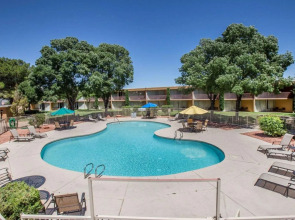 Quality Inn View of Lake Powell - Page