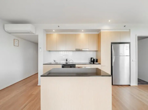 Stylish 1-bed Flat With Pool, BBQ & Sauna Access