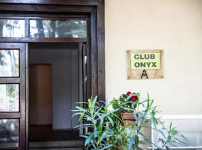 Club Onix Apartments