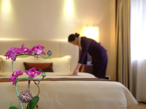 Guangdong Hotel-Free Shuttle & Registration Counter Service during Canton Fair