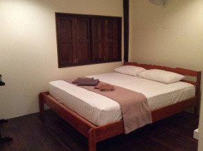 Shine Talay Guesthouse