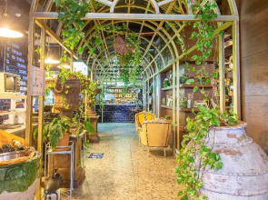 Anjeliq Downtown Boutique Hotel