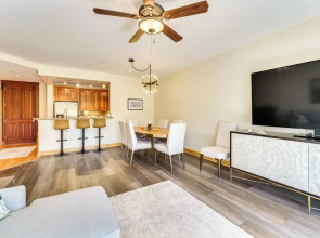 Condo w/ Balcony > 2 Mi to Angel Fire Resort!