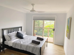 Treeview - A Beautiful 3-bed House in Kiama