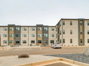 25 Mi to Zion: Rock 'n' Roll Condo w/ Mtn View!
