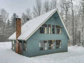 Ski, Hike & More! Year-round Retreat in West Dover