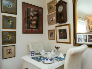 The Gallery B&B, the Glen, Kinsale ,County Cork
