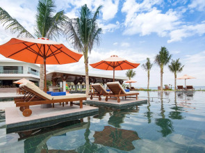 Cam Ranh Riviera Beach Resort & Spa