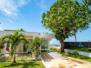 Manara Beach Resort