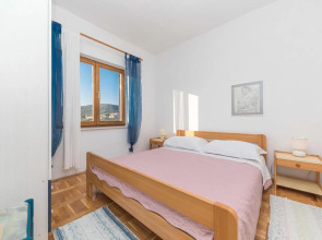 Beautiful Apartment in Vinisce With 2 Bedrooms and Wifi