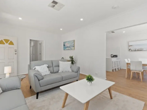 Quiet 2-bed Retreat With Private Courtyard