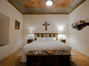 Hacienda Sepulveda Hotel & SPA