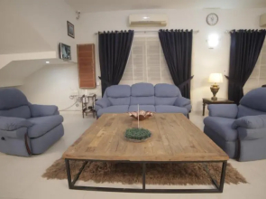 Four Squares Karachi