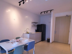 Reizz Residence