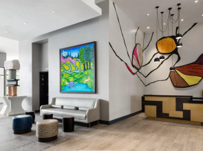 The MC, Autograph Collection