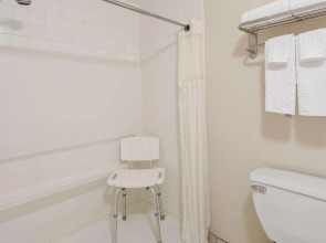 Best Western Pasadena Royale Inn & Suites